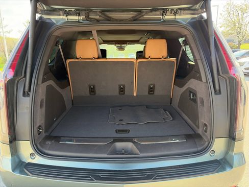 Used 2024 Cadillac Escalade ESV Sport w/ LPO, ONYX Package image 8