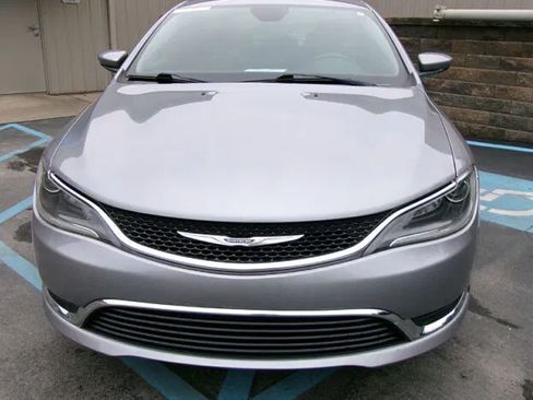 Used 2016 Chrysler 200 Limited w/ Convenience Group FWD image 3