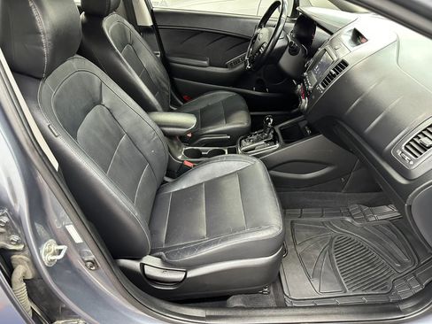 Used 2017 Kia Forte EX image 12