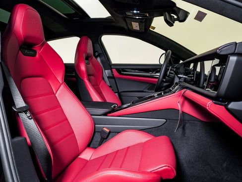 New 2026 Porsche Panamera Turbo image 15