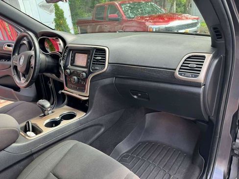 Used 2014 Jeep Grand Cherokee Laredo w/ Quick Order Package 23E AWD/4WD image 24
