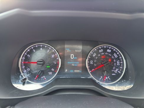 Used 2021 Toyota RAV4 XLE Premium image 17