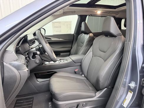 Certified 2026 INFINITI QX60 Luxe w/ Cargo Package FWD image 13