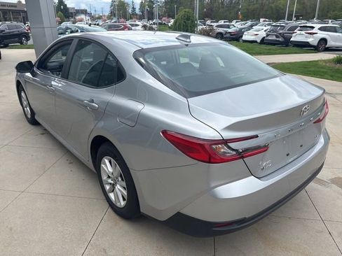 Used 2025 Toyota Camry LE AWD/4WD image 5