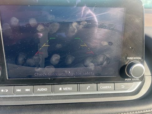 Used 2023 Nissan Rogue S image 11