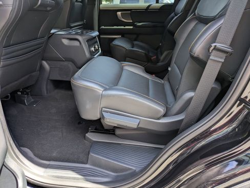 Used 2025 Ford Expedition Tremor AWD/4WD image 29