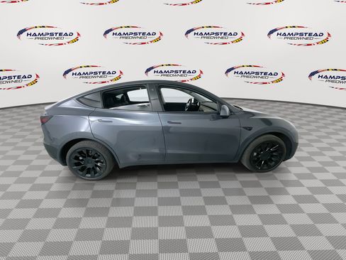 Used 2021 Tesla Model Y Long Range image 9