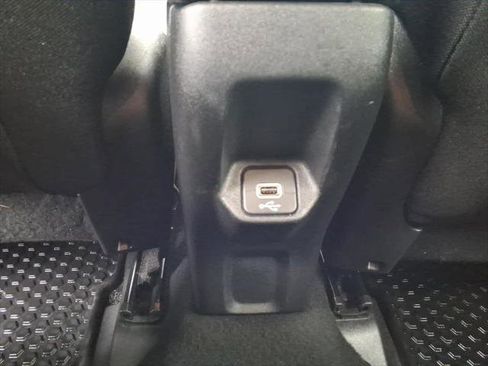 Used 2019 Jeep Renegade Altitude w/ Quick Order Package 2XM AWD/4WD image 9