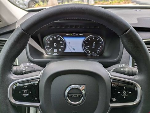 Used 2017 Volvo XC90 T6 Momentum w/ Vision Package image 40