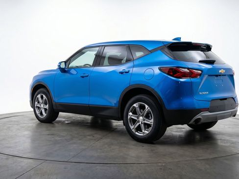 Used 2025 Chevrolet Blazer LT FWD image 6
