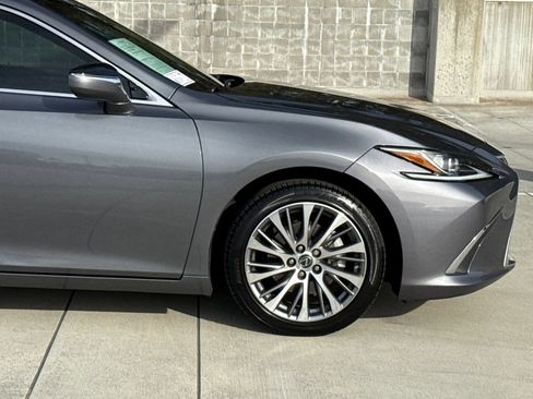 Used 2021 Lexus ES 300h w/ Premium Package image 34