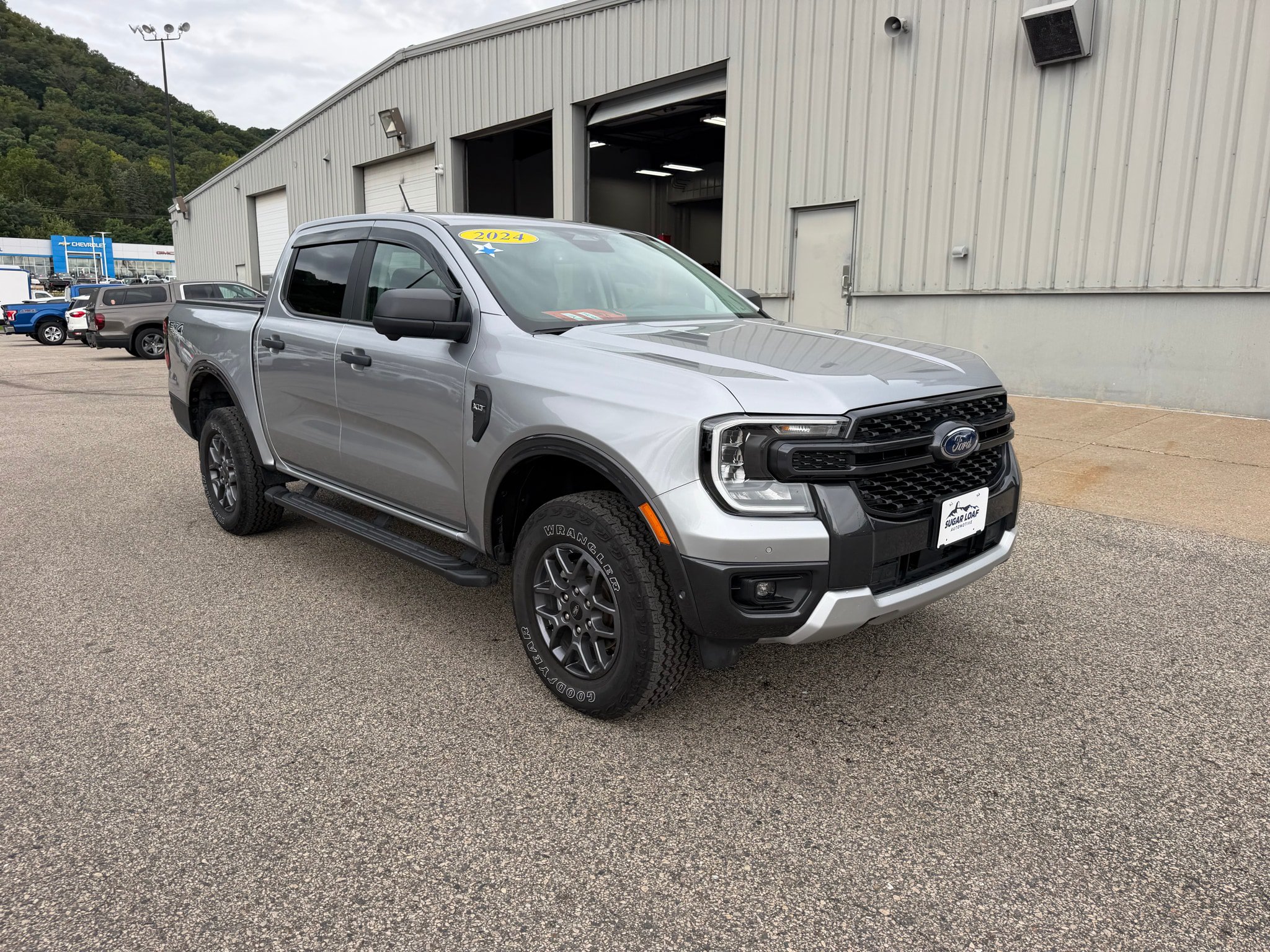 Used 2024 Ford Ranger XLT w/ Technology Package AWD/4WD image 3