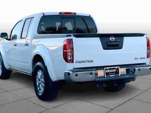 Used 2020 Nissan Frontier SV image 11