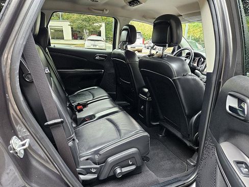 Used 2015 Dodge Journey Crossroad w/ Flexible Seating Group image 15