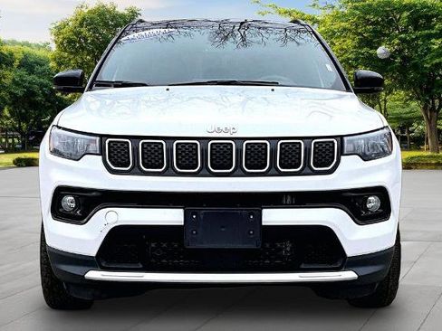 Used 2023 Jeep Compass Limited AWD/4WD image 3
