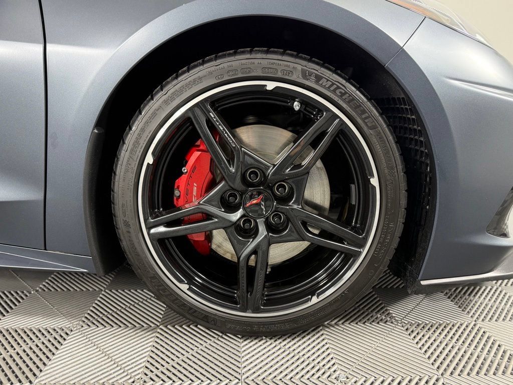 Used 2021 Chevrolet Corvette Stingray Premium Cpe w/ Z51 Performance Package RWD image 19