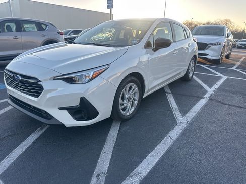 Used 2024 Subaru Impreza 2.0i image 1