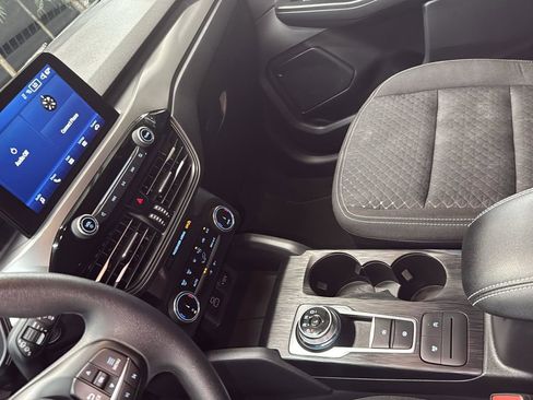 Certified 2025 Ford Escape Active image 21