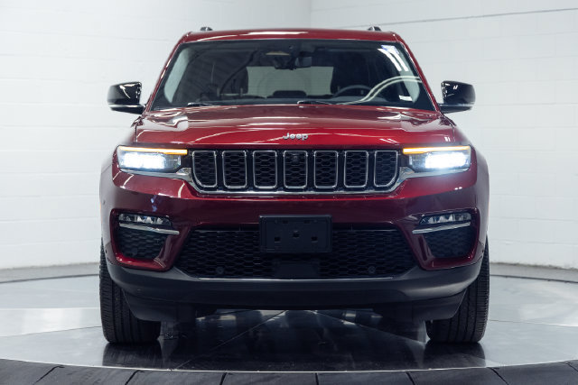 Used 2023 Jeep Grand Cherokee Limited w/ Luxury Tech Group II AWD/4WD image 5