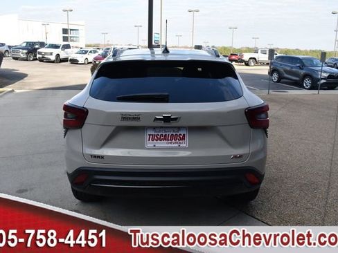 New 2026 Chevrolet Trax RS w/ Sunroof Package image 8