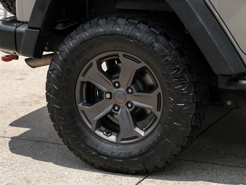 Used 2017 Jeep Wrangler Unlimited Rubicon AWD/4WD image 46