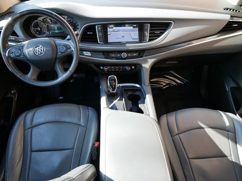 Used 2018 Buick Enclave Essence image 14