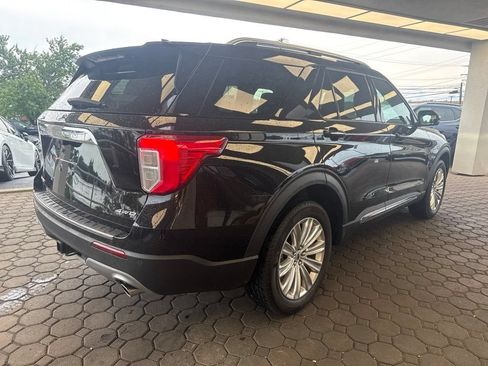 Used 2024 Ford Explorer Limited w/ Limited Technology Package AWD/4WD image 6