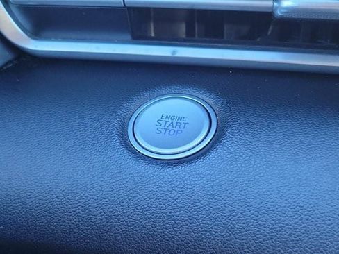 Used 2022 Hyundai Elantra SEL w/ Convenience Package FWD image 31