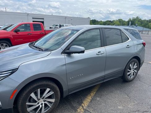 Used 2024 Chevrolet Equinox LT AWD/4WD image 3