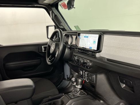 Used 2025 Jeep Gladiator Sport image 32