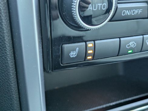 Used 2022 Subaru Ascent Limited image 24