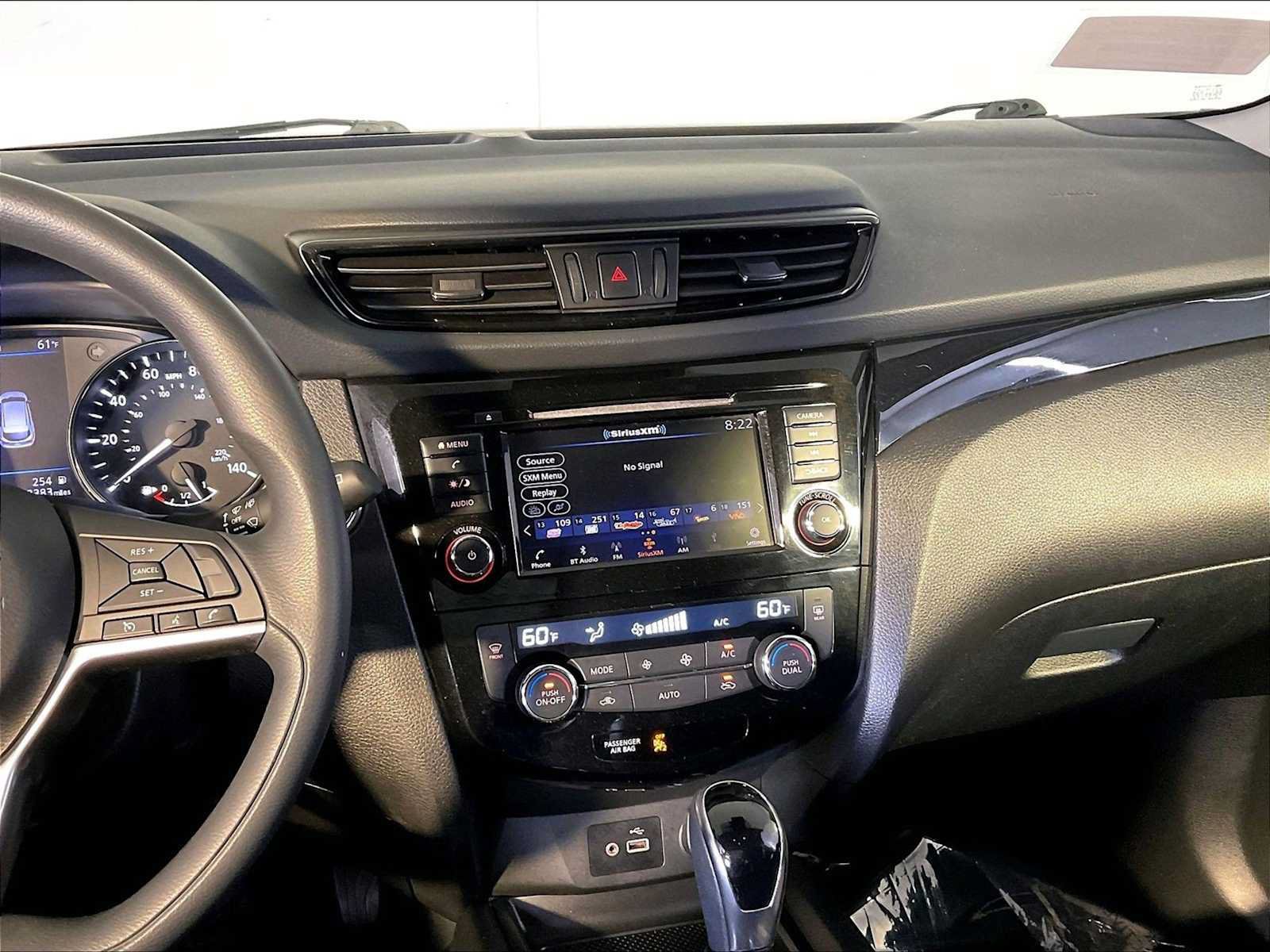 Used 2019 Nissan Rogue Sport SV AWD/4WD image 16
