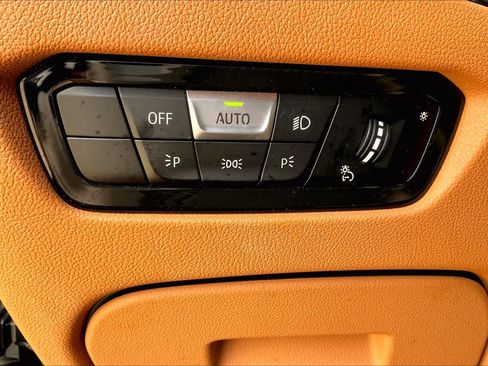 Used 2019 BMW 330i Sedan w/ Driving Assistance Package image 32