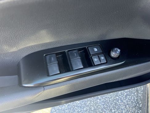 Used 2025 Toyota Camry SE FWD image 15
