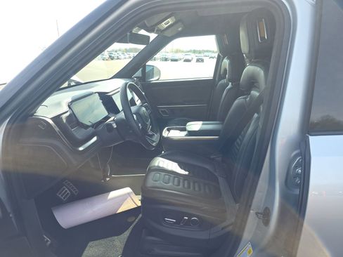 Used 2024 Rivian R1S Adventure AWD/4WD image 14