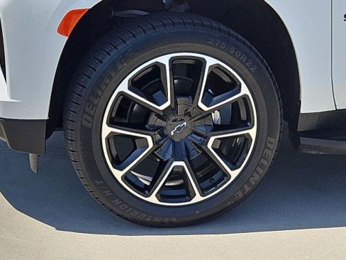 Used 2024 Chevrolet Suburban RST RWD image 32