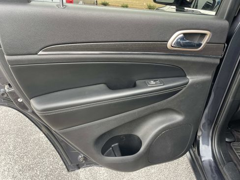 Used 2016 Jeep Grand Cherokee Limited w/ Trailer Tow Group IV image 13