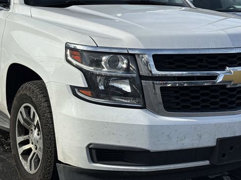 Used 2018 Chevrolet Suburban LT image 4