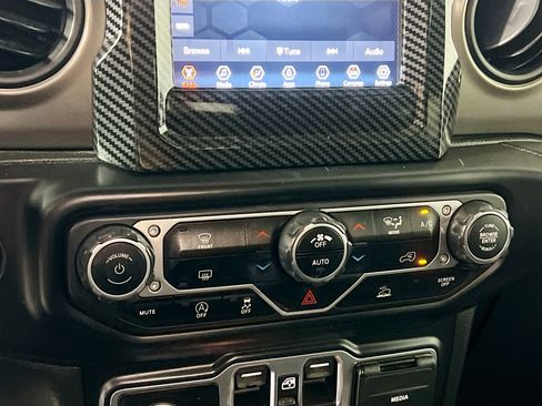 Used 2020 Jeep Gladiator Sport w/ Quick Order Package 24S image 27