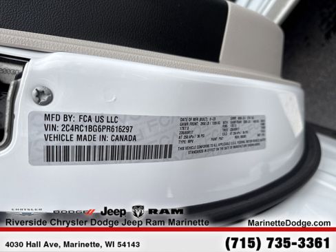 Used 2023 Chrysler Pacifica Touring-L image 14