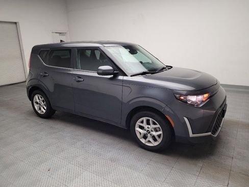Used 2023 Kia Soul LX w/ Option Group 015 FWD image 11