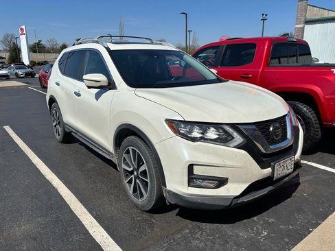 Used 2018 Nissan Rogue SL w/ Premium Package image 3