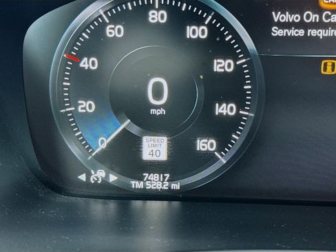 Used 2018 Volvo XC90 T6 Momentum w/ Convenience Package AWD/4WD image 8
