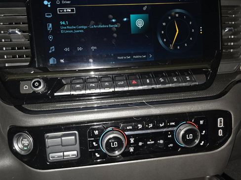 Used 2023 Chevrolet Silverado 1500 ZR2 w/ Technology Package image 8