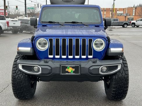 Used 2019 Jeep Wrangler Unlimited Sahara w/ Uconnect 4C Nav & Sound Group AWD/4WD image 3