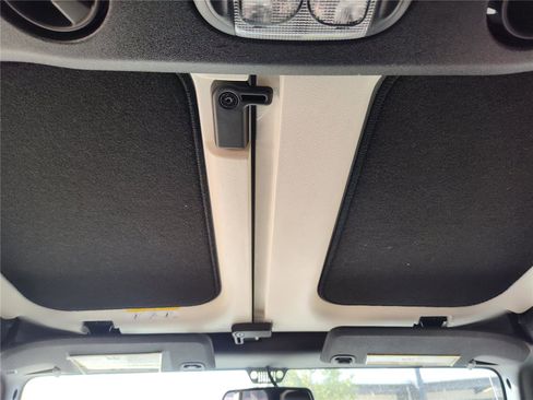 Used 2015 Jeep Wrangler Unlimited Sahara image 19