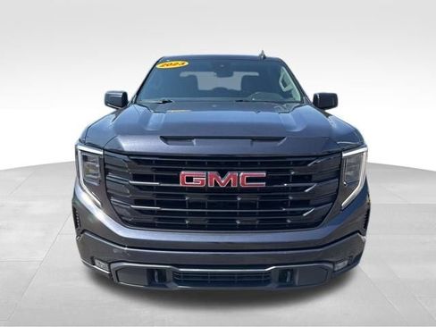 Used 2023 GMC Sierra 1500 Elevation AWD/4WD image 2