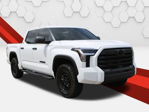 Used 2026 Toyota Tundra SR5 AWD/4WD image 3