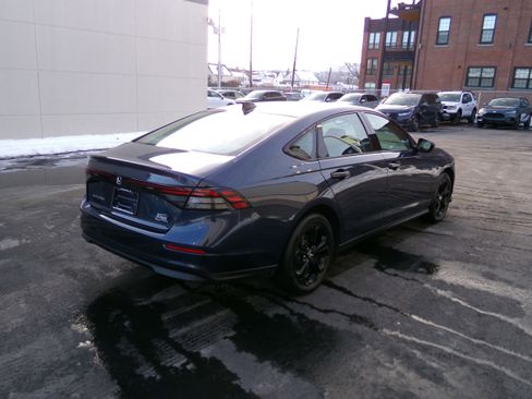 Used 2025 Honda Accord SE image 5