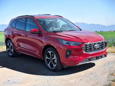 Certified 2024 Ford Escape ST-Line Elite AWD/4WD image 8